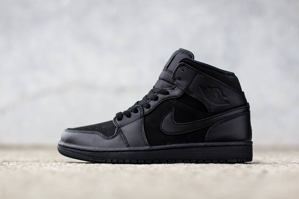 La Air Jordan 1 en mode Triple Black - Le Site de la Sneaker