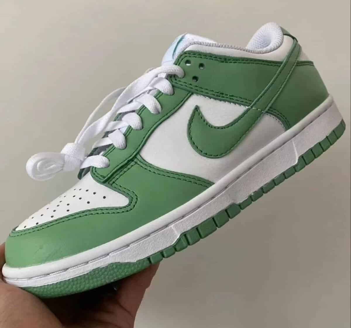 Preview: Nike Dunk Low Green Glow - Le Site de la Sneaker