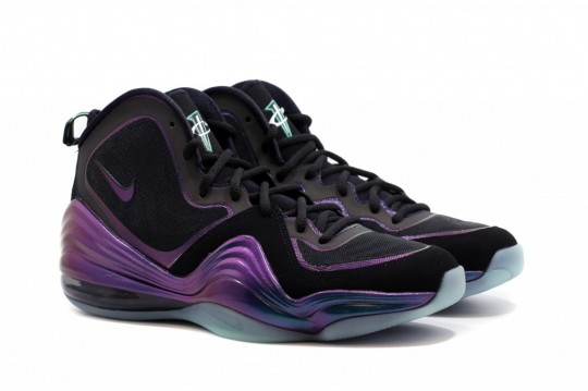 nike-air-penny-v-5-invisibility-cloak-new-images-2-1024x682