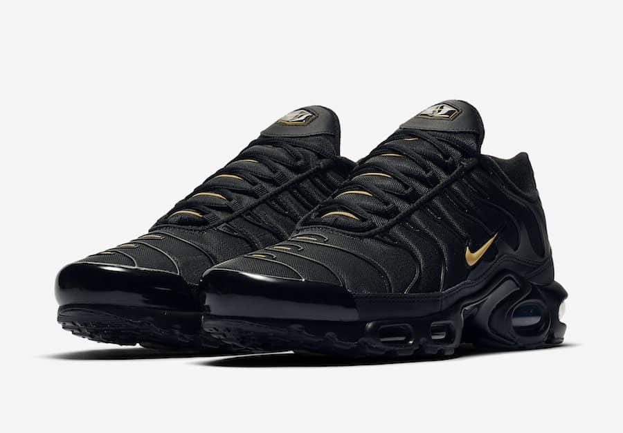 nike tuned 1 gold and black