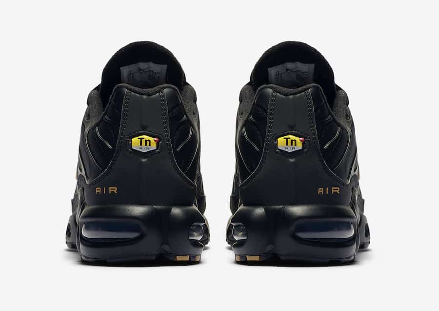 nike tuned 1 gold and black