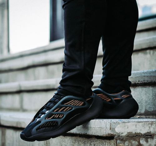 adidas Yeezy 700 V3 - Modèles, Release dates - Le Site de la Sneaker